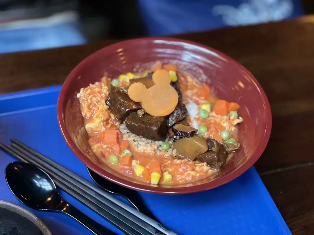 一单赚35元!上海姑娘玩迪士尼发现"商机",已有竞争者!可行吗? 一单赚35元!上海姑娘玩迪士尼发现"商机",已有竞争者!可行吗?