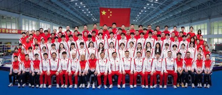 中国游泳队出征法国 进行最后冲刺 中国游泳队出征法国 进行最后冲刺