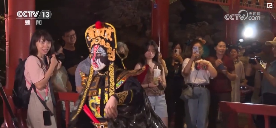 氛围感“拉满”、花样“上新”……夏日文旅“燃”动 释放消费新潜力