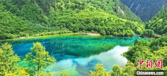 九寨沟景区2024年接待游客突破200万人次 九寨沟景区2024年接待游客突破200万人次