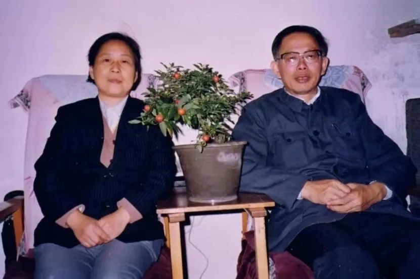 再捐400万！清华老教授夫妇毕生节俭，持续捐赠60年