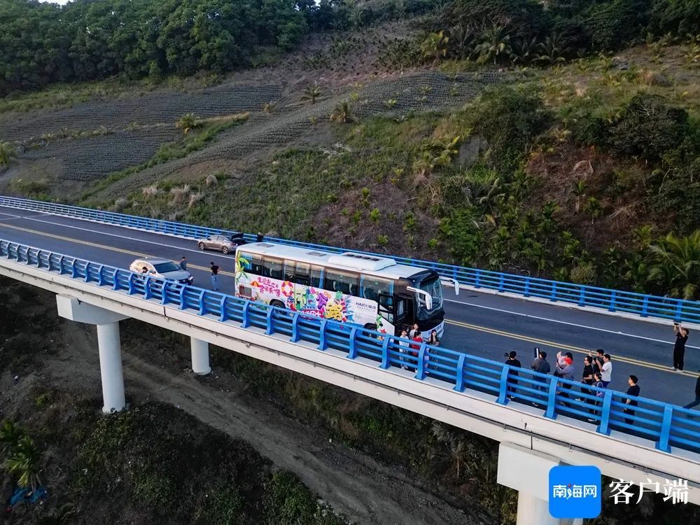 7月13日起，海南环岛旅游公路观光巴士线路实现全覆盖