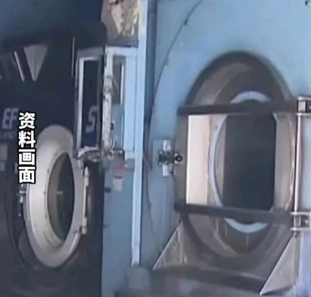 日本男子被同事塞入洗衣机"搅拌"