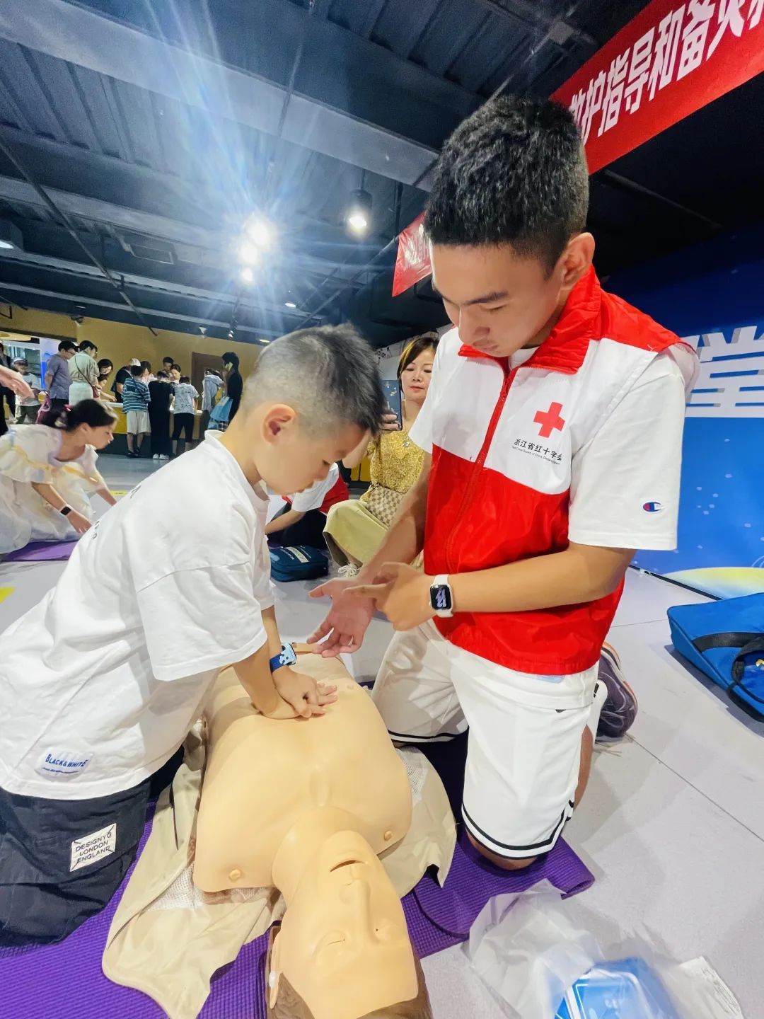 这个宁波15岁男孩,冲上热搜,全网点赞! 这个宁波15岁男孩,冲上热搜,全网点赞!