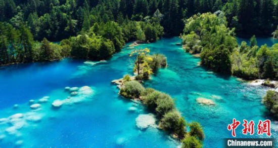 九寨沟景区2024年接待游客突破200万人次 九寨沟景区2024年接待游客突破200万人次