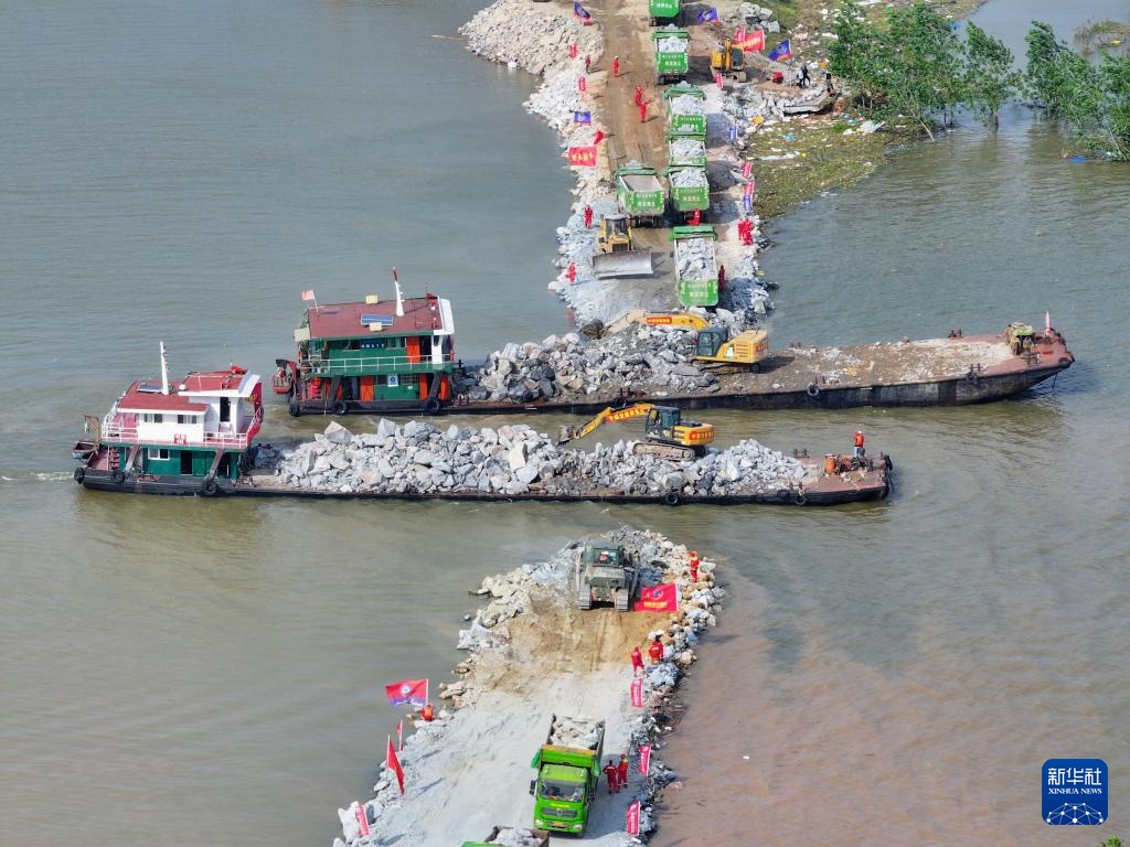 剩余45.5米！湖南华容团洲垸洞庭湖大堤堵口进入倒计时