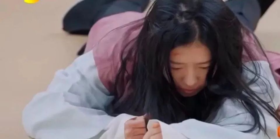 男歌手称演出时突然呼吸性碱中毒,尚雯婕自曝也得过:到现在药还没停 男歌手称演出时突然呼吸性碱中毒,尚雯婕自曝也得过:到现在药还没停