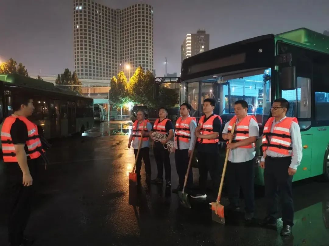 特大暴雨！刚刚，河南再发暴雨预警！非必要不外出！
