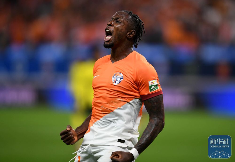 足球丨中超:青岛海牛胜青岛西海岸 足球丨中超:青岛海牛胜青岛西海岸