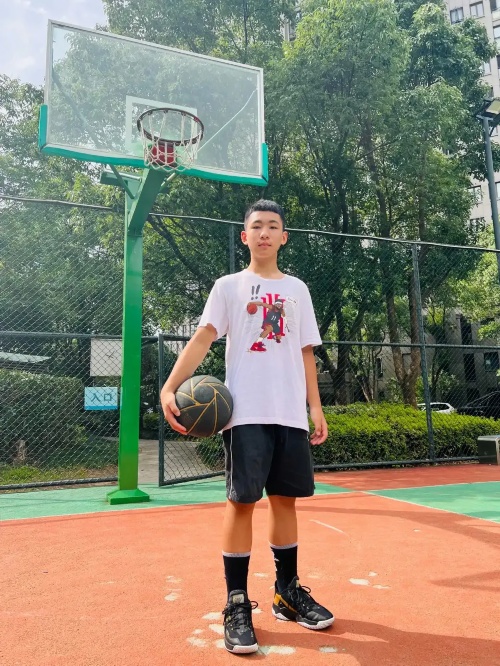 堪称教科书！盛徐荦，冲上热搜