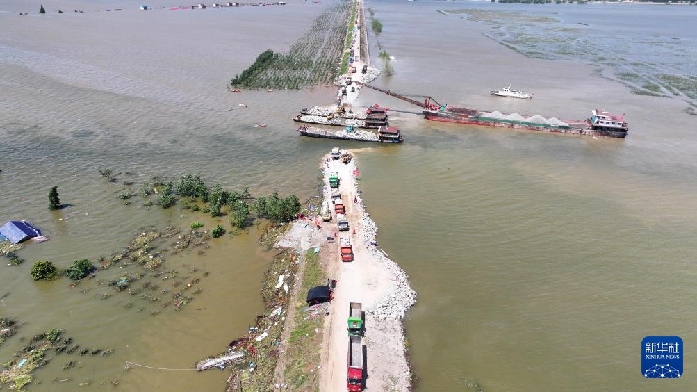 剩余45.5米！湖南华容团洲垸洞庭湖大堤堵口进入倒计时