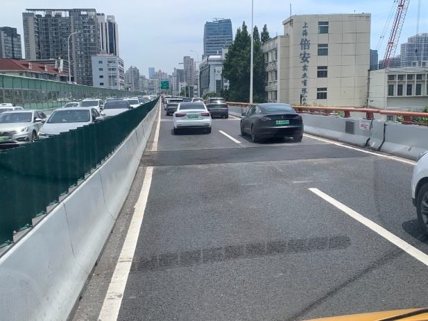上海热到高架路面变形?道运中心:高温导致路面起拱,发现4处已抢修 上海热到高架路面变形?道运中心:高温导致路面起拱,发现4处已抢修