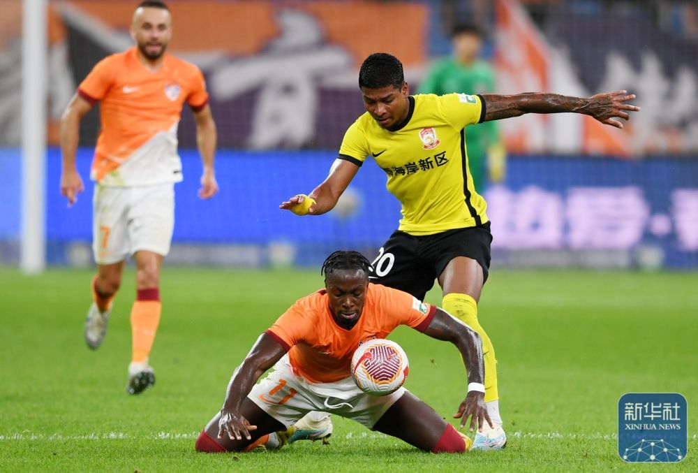 足球丨中超:青岛海牛胜青岛西海岸 足球丨中超:青岛海牛胜青岛西海岸