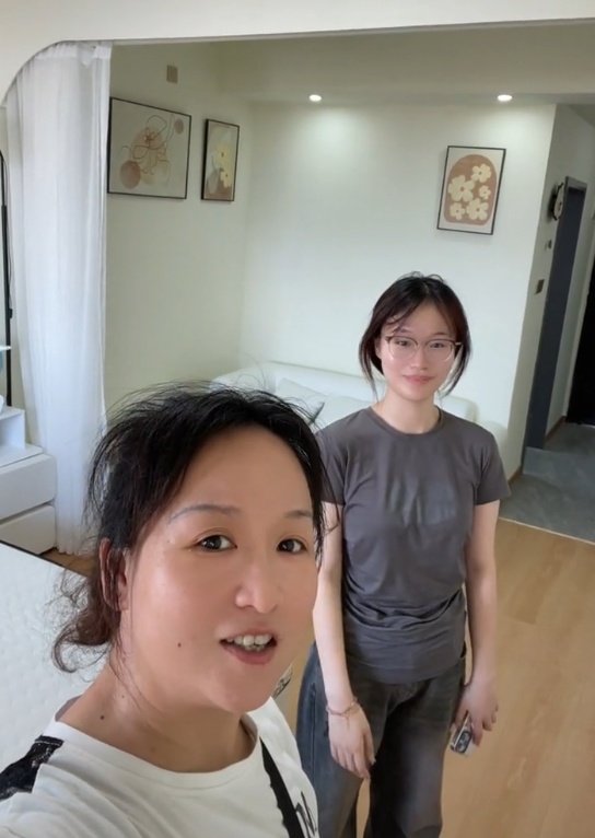 湖南一妈妈回应给21岁女儿买房庆生：不要用物质衡量父母的爱
