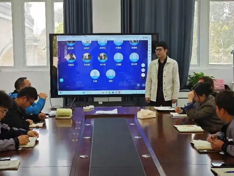 凭啥?他能从“讲台”走上国际技能大赛“奖台” 凭啥?他能从“讲台”走上国际技能大赛“奖台”