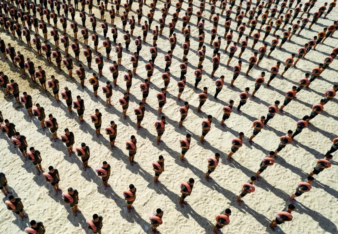 新兵下连，直奔海训场！