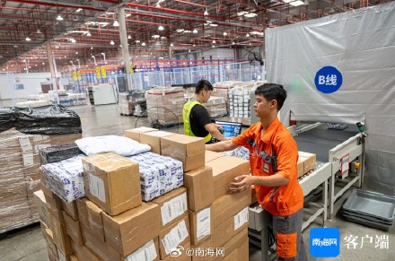 海口美兰机场国际货邮吞吐量首次突破1万吨 海口美兰机场国际货邮吞吐量首次突破1万吨