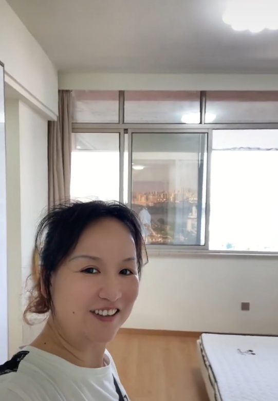 湖南一妈妈回应给21岁女儿买房庆生：不要用物质衡量父母的爱