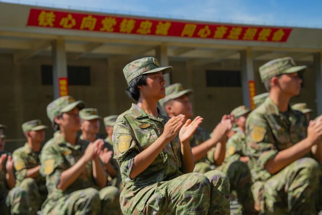 新兵下连，直奔海训场！