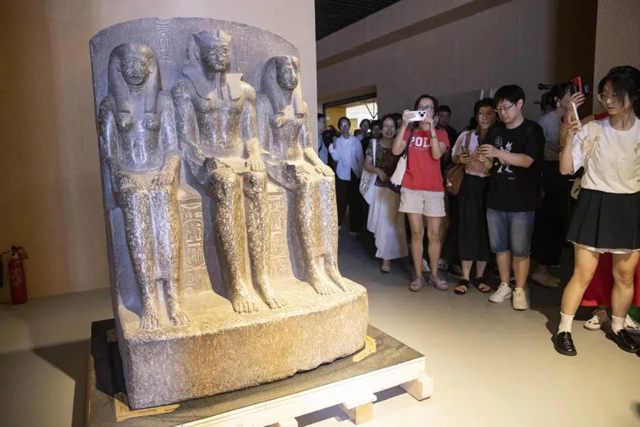 上海博物馆馆长回应不实传言：没搬空！一展品被严重低估，可以用“性感”来形容