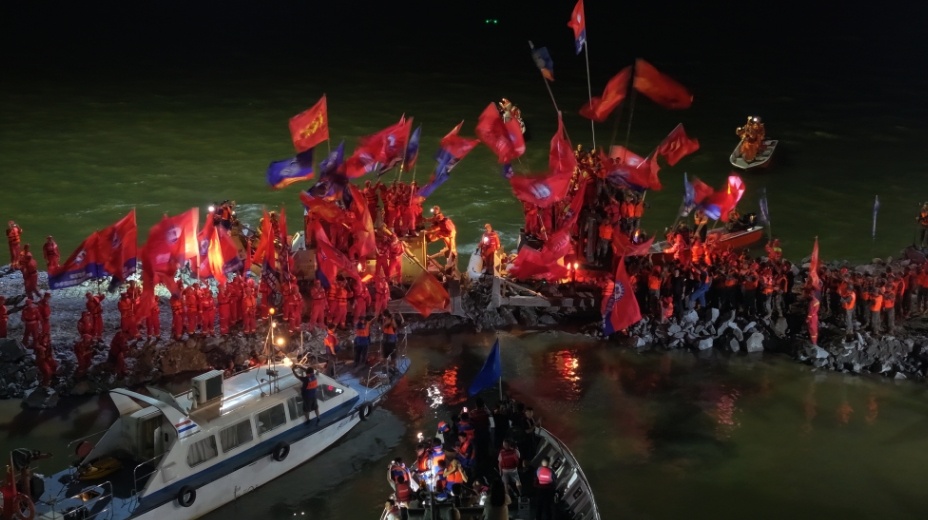辛苦了!洞庭湖决口成功合龙! 辛苦了!洞庭湖决口成功合龙!