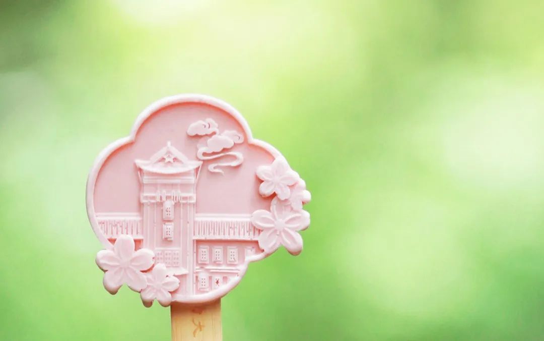 高校文创雪糕上新！大学生：“该如何委婉地让学校看到……”