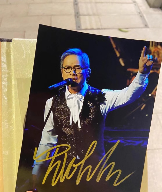 高调叫卖假CD！广州一音乐会现场外，多名粉丝被骗