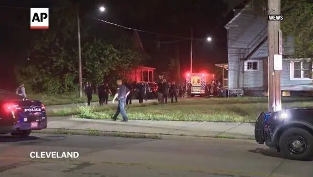 枪击案频发,美国5日内死亡超60人,民众:“独立日”变“刺杀日” 枪击案频发,美国5日内死亡超60人,民众:“独立日”变“刺杀日”