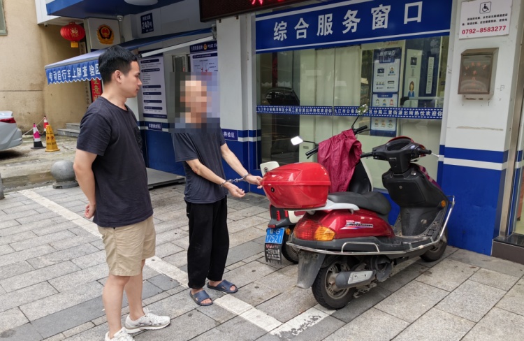 突发！辅警下班途中上演“硬核抓捕”