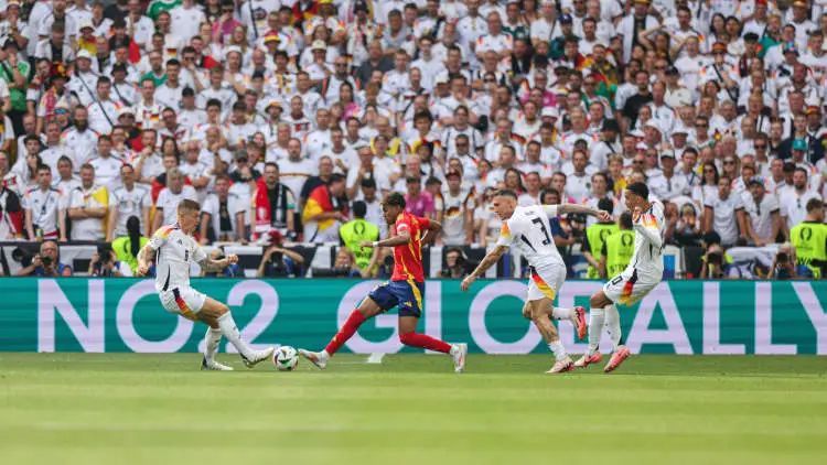 进攻之王遇防守之王，今夜又能看“小孩哥”了