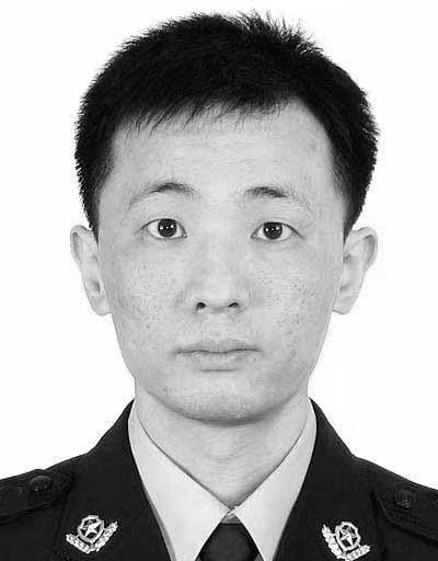 “敬礼!警号025881封存”,武汉公安封存英雄民警邱建军警号 “敬礼!警号025881封存”,武汉公安封存英雄民警邱建军警号