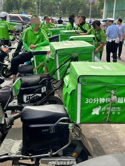 套牌、私解限速 北京一配送站多部车辆涉嫌违法改装 套牌、私解限速 北京一配送站多部车辆涉嫌违法改装