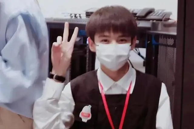 21岁小伙当“宿管大爷”月薪8千13薪,网友慕了! 21岁小伙当“宿管大爷”月薪8千13薪,网友慕了!