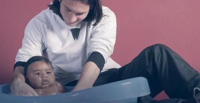 西班牙“小孩哥”征服整个欧洲！梅西居然帮他洗过澡