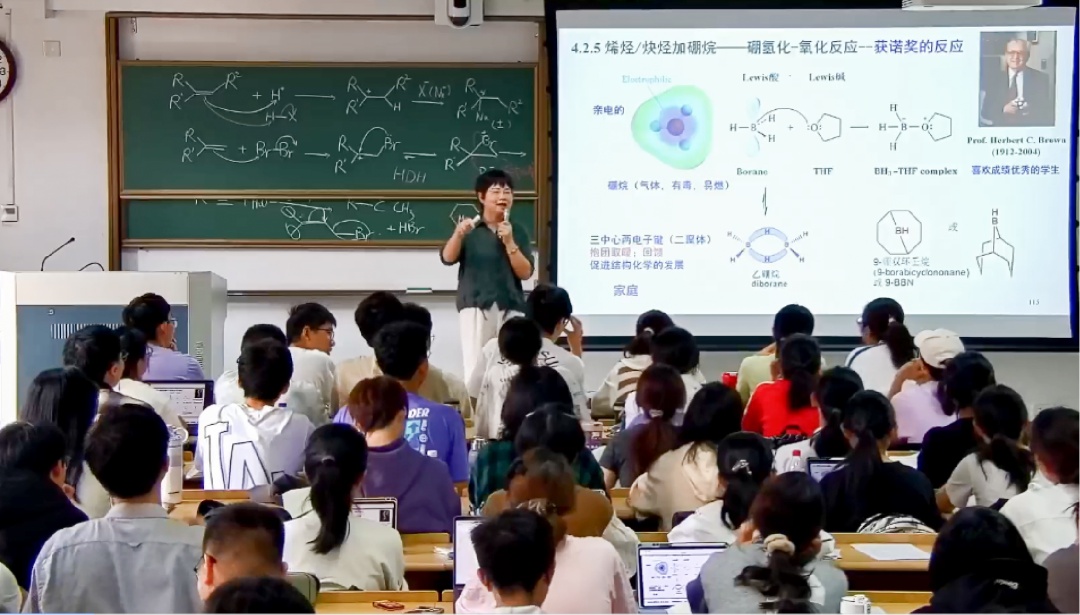 1.6万次/年答疑交流，“感觉这是我在学校学得最‘爽’的一门课！”