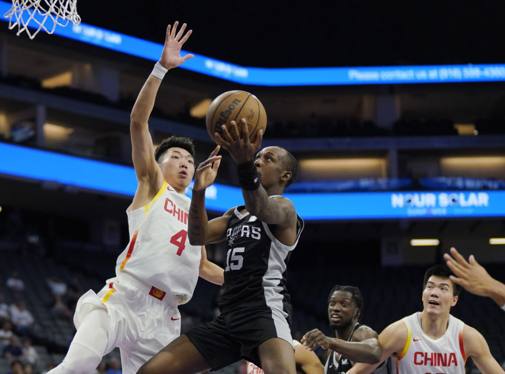 美职篮夏季联赛：廖三宁17分 中国男篮不敌马刺队