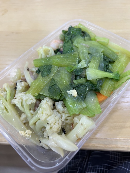 10元3个菜,还是2荤1素!上海一社区食堂“剩菜盲盒”火了 10元3个菜,还是2荤1素!上海一社区食堂“剩菜盲盒”火了