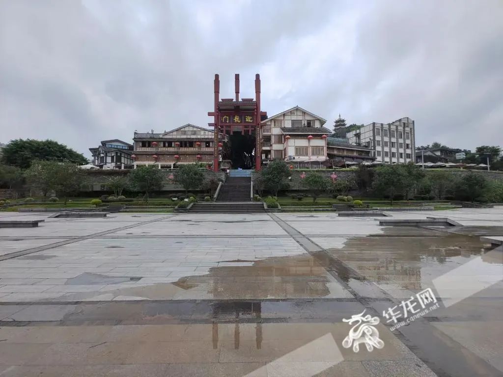 磁器口迎龙门平台进水，景区正常营业！嘉陵江首轮洪峰过境