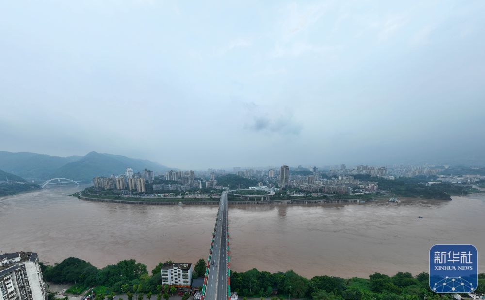 嘉陵江入汛以来首次洪峰过境重庆
