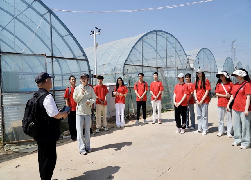 这堂课上能吃瓜?!同学:“瓜是真瓜!甜是真甜!” 这堂课上能吃瓜?!同学:“瓜是真瓜!甜是真甜!”