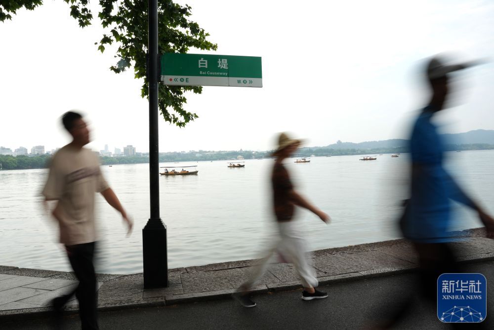 暑期西湖人气旺 暑期西湖人气旺