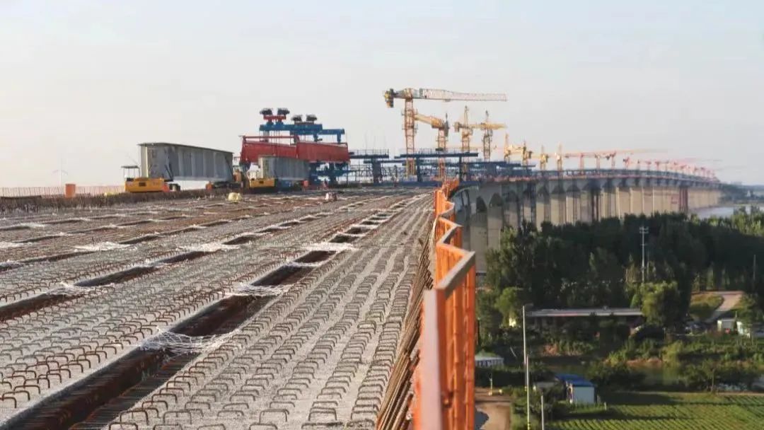 全桥贯通!新开黄河大桥,年底通车! 全桥贯通!新开黄河大桥,年底通车!