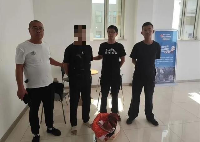 奇葩男子“借用”被子被刑拘