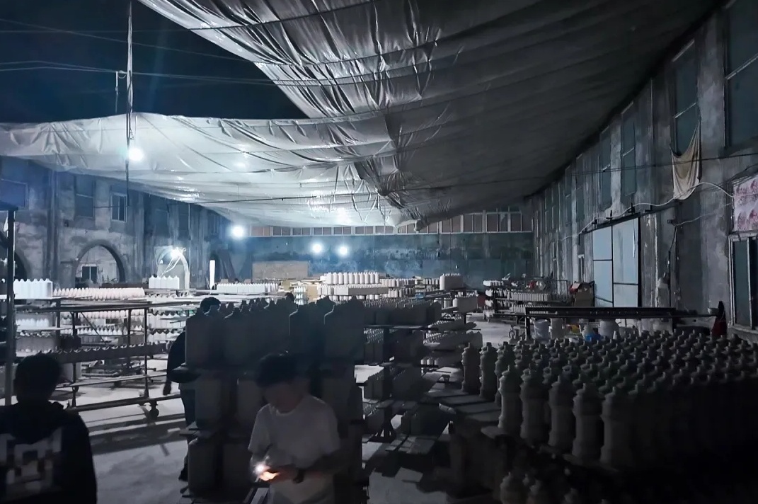 揭秘“特供酒”生产作坊!民警:一言难尽! 揭秘“特供酒”生产作坊!民警:一言难尽!