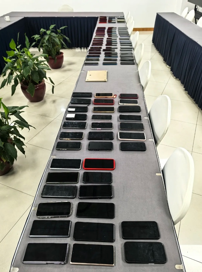 揭秘“特供酒”生产作坊!民警:一言难尽! 揭秘“特供酒”生产作坊!民警:一言难尽!