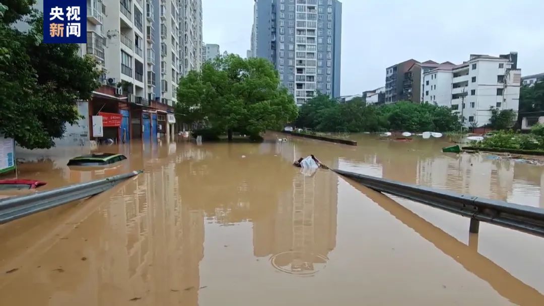 积水两米！房屋被淹！重庆遭遇特大暴雨，已有6人遇难→