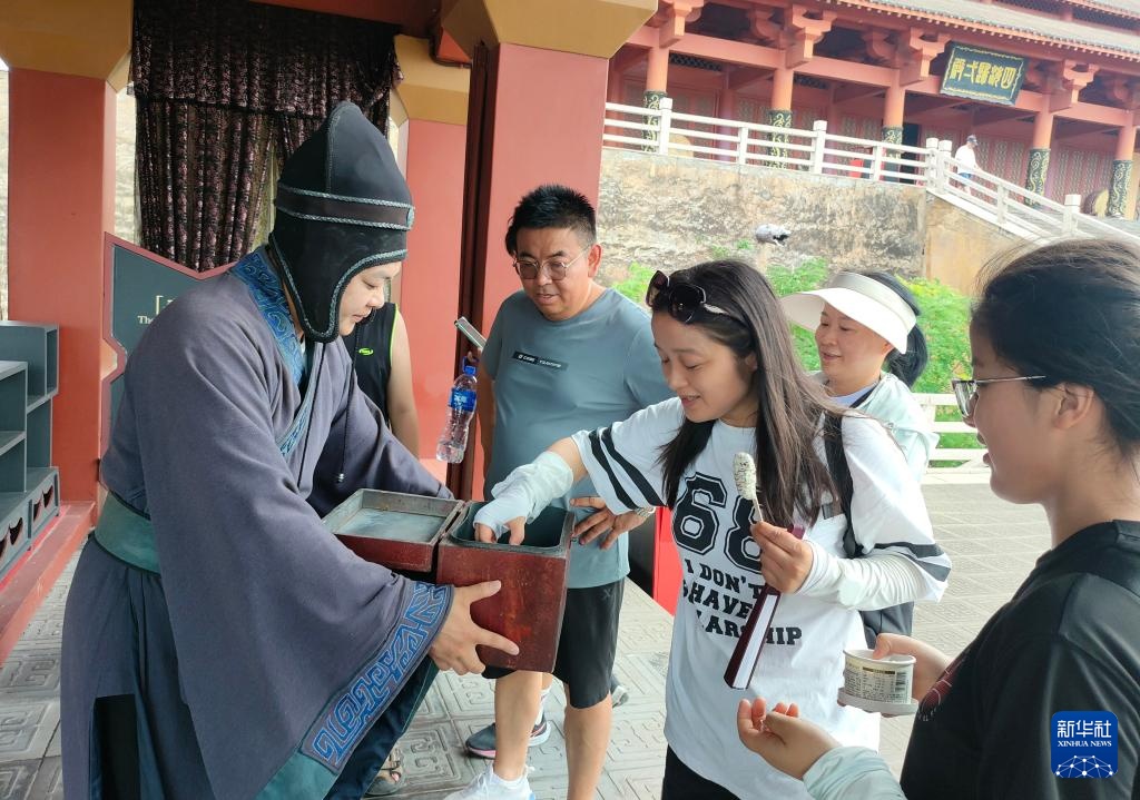 浙江东阳：暑期景区贴心服务送清凉