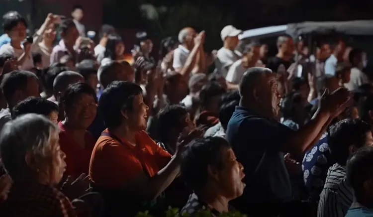 24岁当上村长!这位河南姑娘“在做一件很酷的事” 24岁当上村长!这位河南姑娘“在做一件很酷的事”