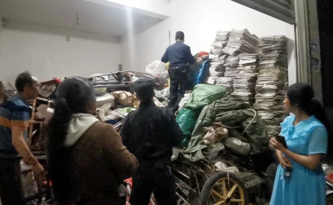 男子用电饭煲当“存钱罐”,被妻子7元钱卖了…… 男子用电饭煲当“存钱罐”,被妻子7元钱卖了……