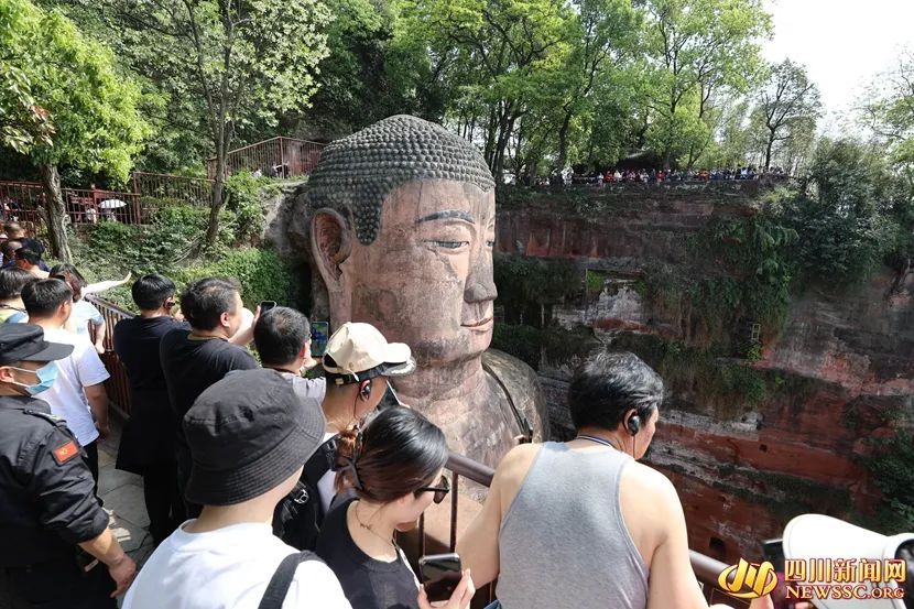 今起游山票10元!乐山大佛景区推出暑期学生优惠 今起游山票10元!乐山大佛景区推出暑期学生优惠